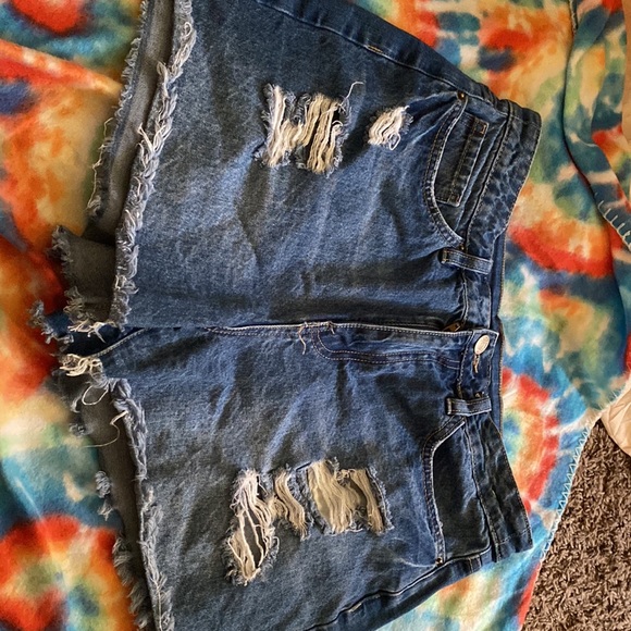 Blue jean shorts| high waisted| XL - Picture 2 of 3